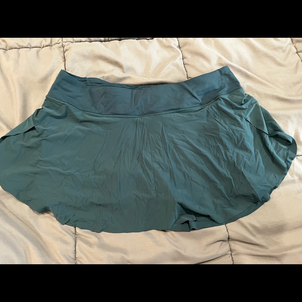 Lululemon green skort size 10
